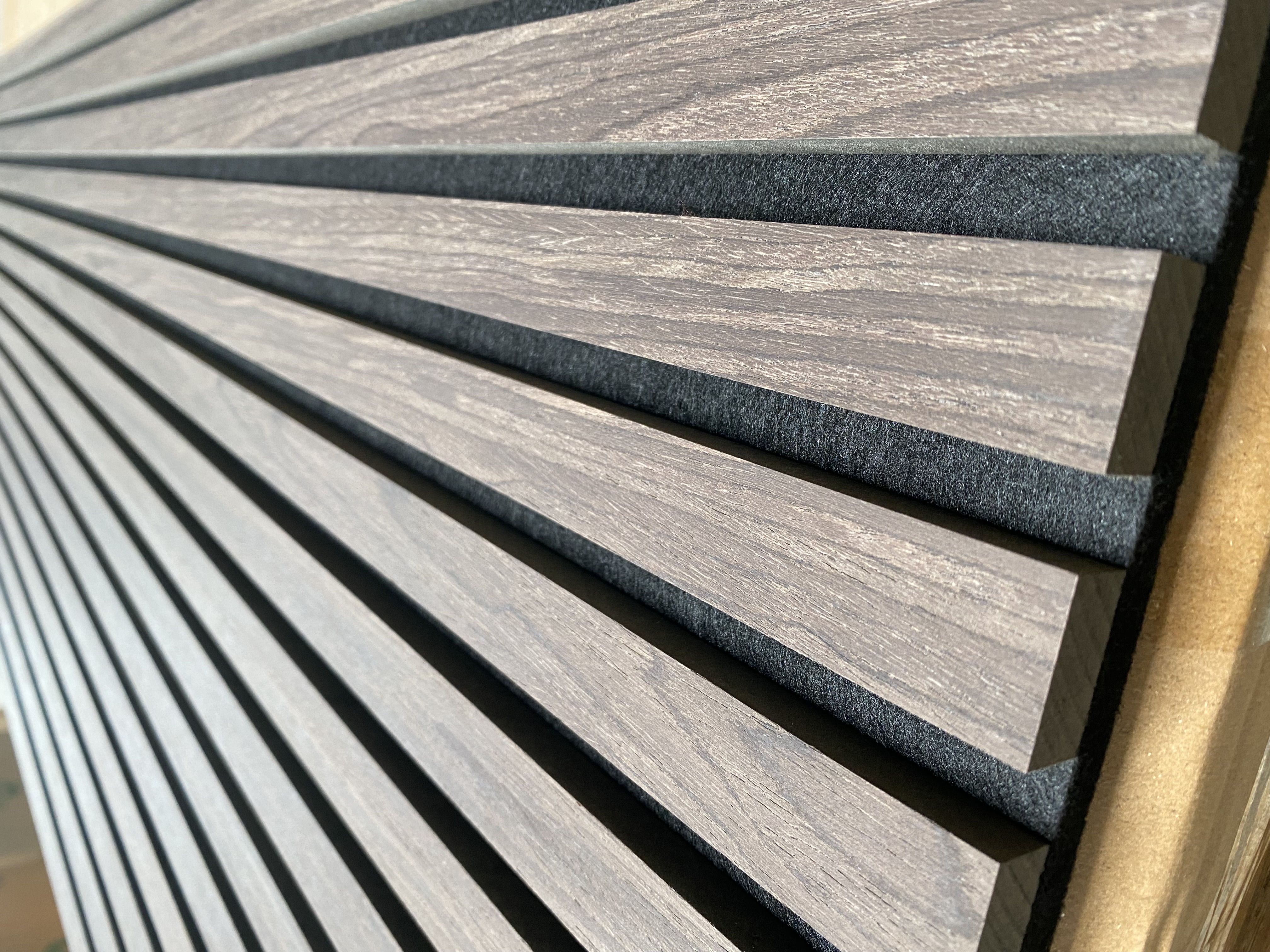 Akustický obkladový SLATWALL panel EcoSpark Ořech tmavý- 3000x600mm