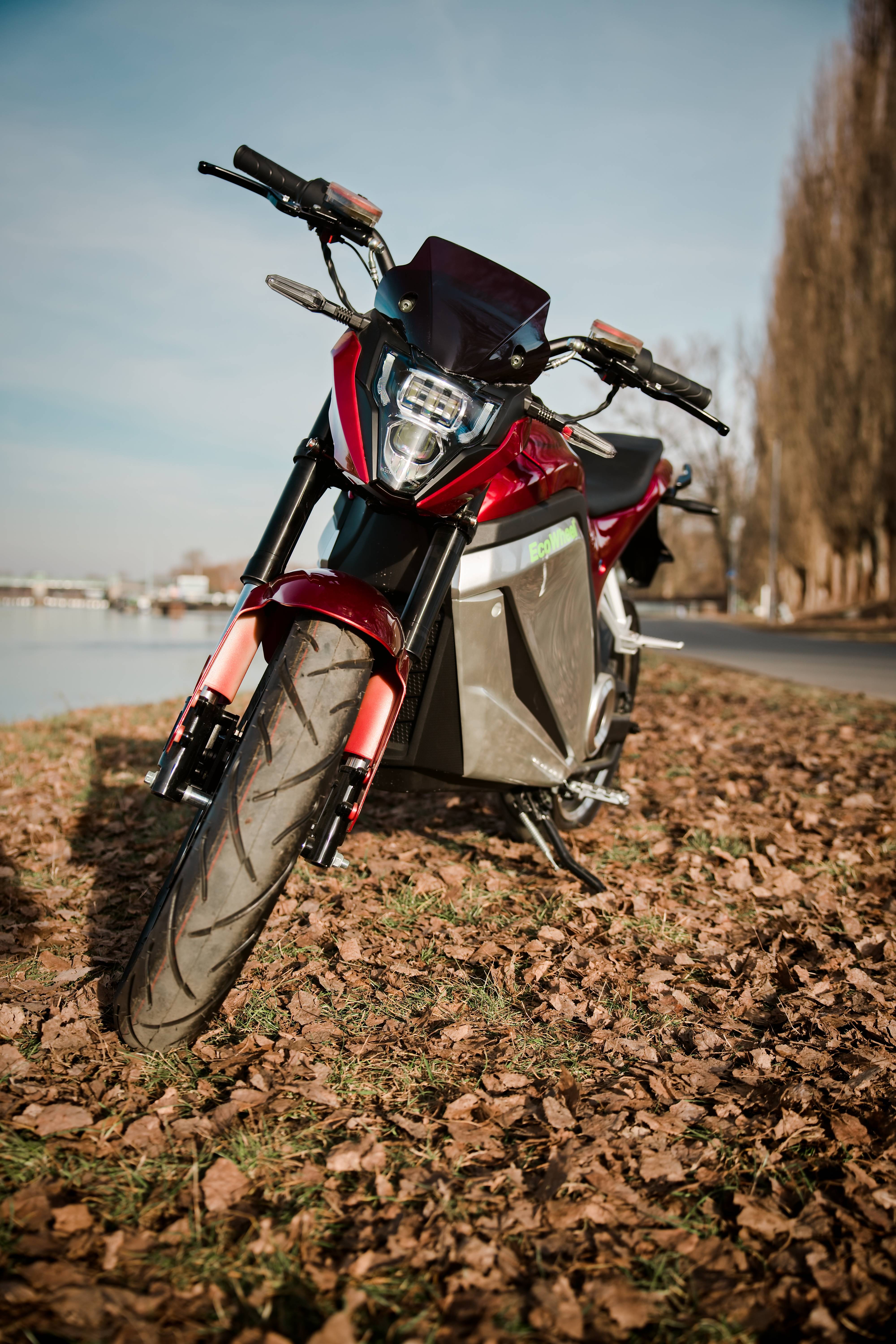 Elektrická motorka EcoWheel REDAR 3000W 72V 70Ah