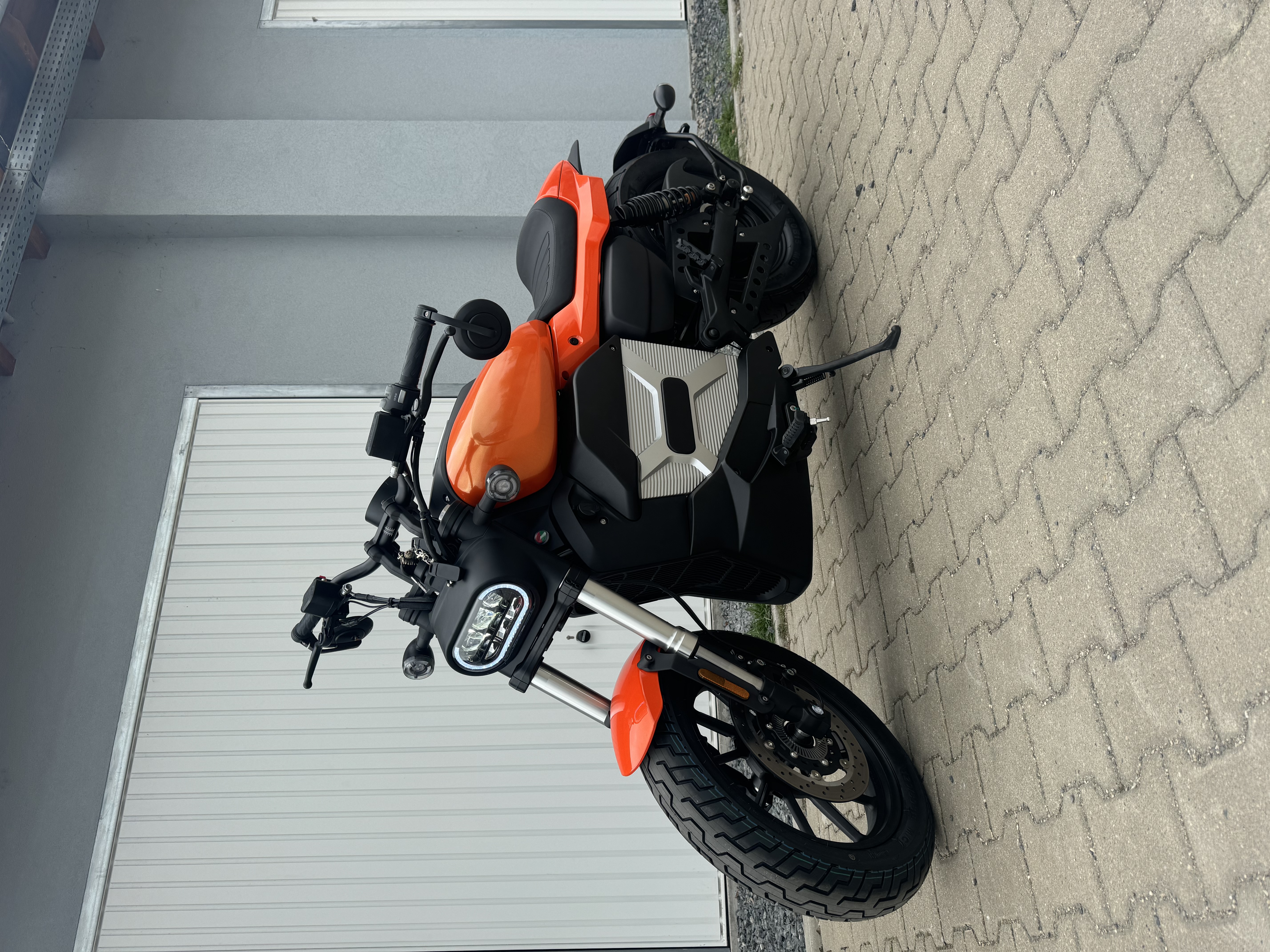 Elektrická motorka EcoWheel REBEL 8/16kw, 117Ah