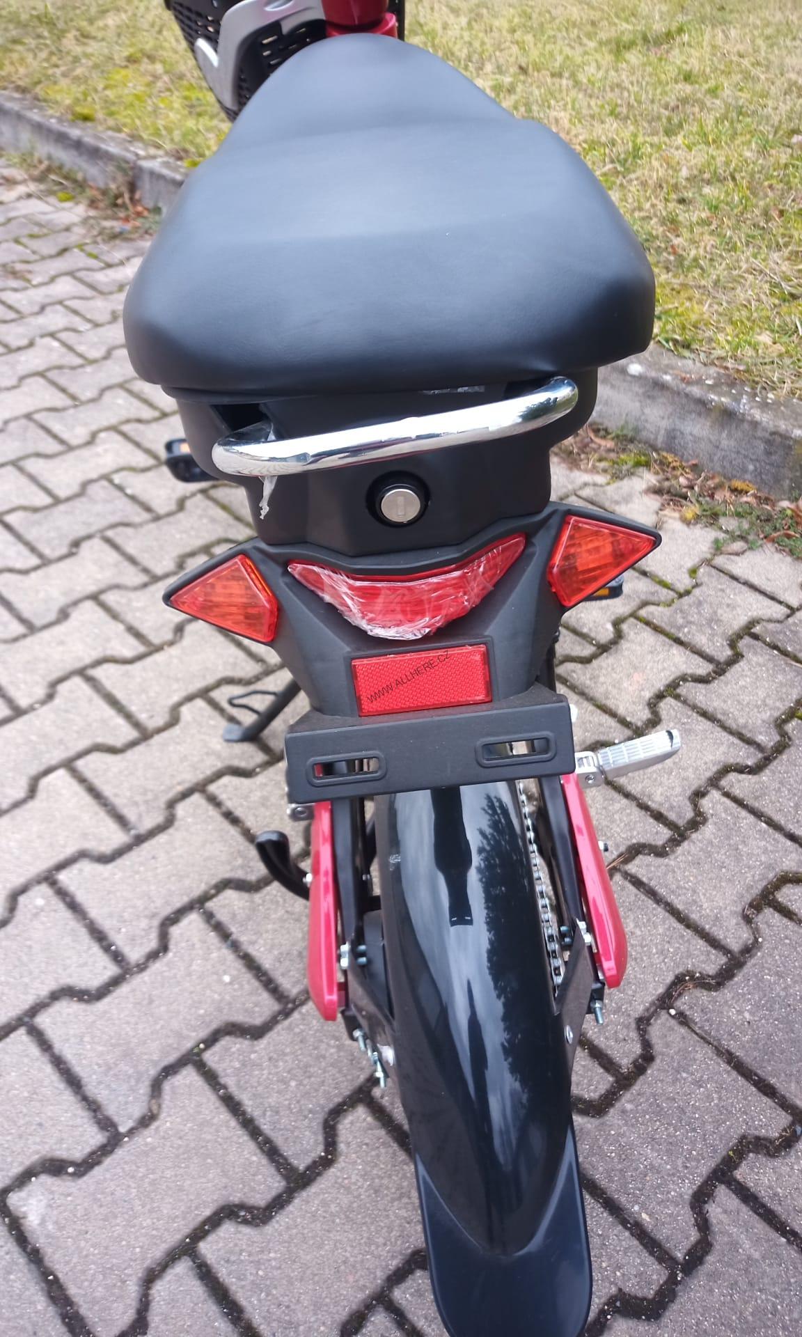 Elektrický skútr EcoWheel B20 500W - červená