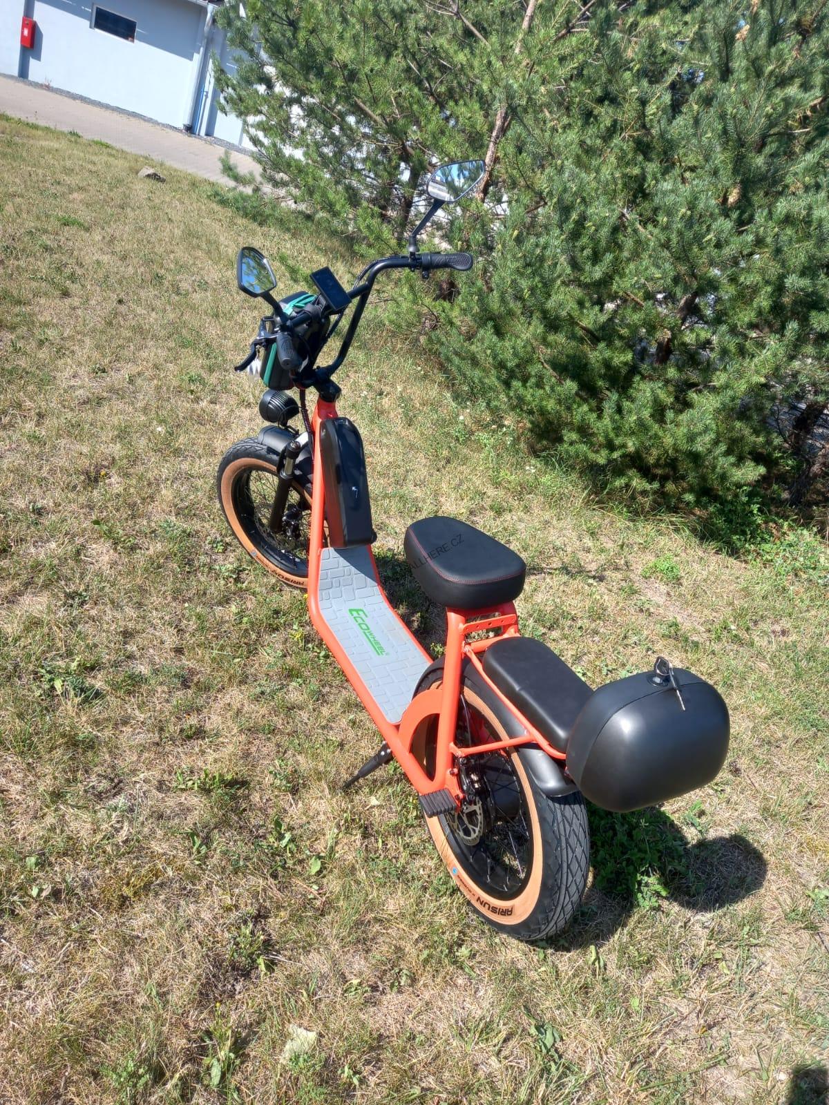 Elektrická koloběžka EcoWheel RETRUS 1000W 25Ah + 20Ah LG  - zelená matná