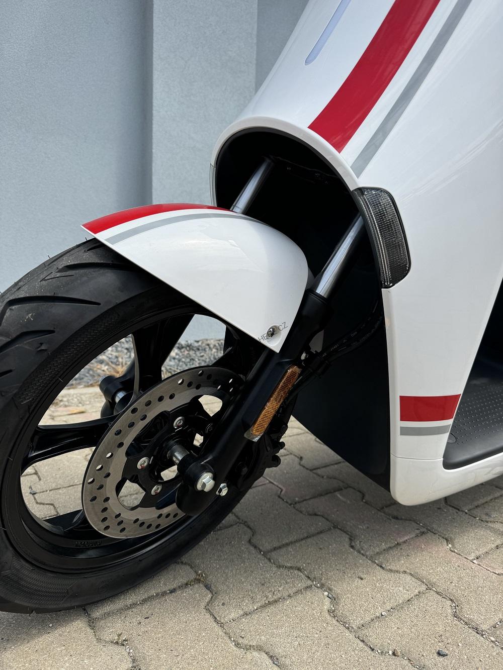 Elektrický skútr EcoWheel OXSTAR 48Ah 6000W