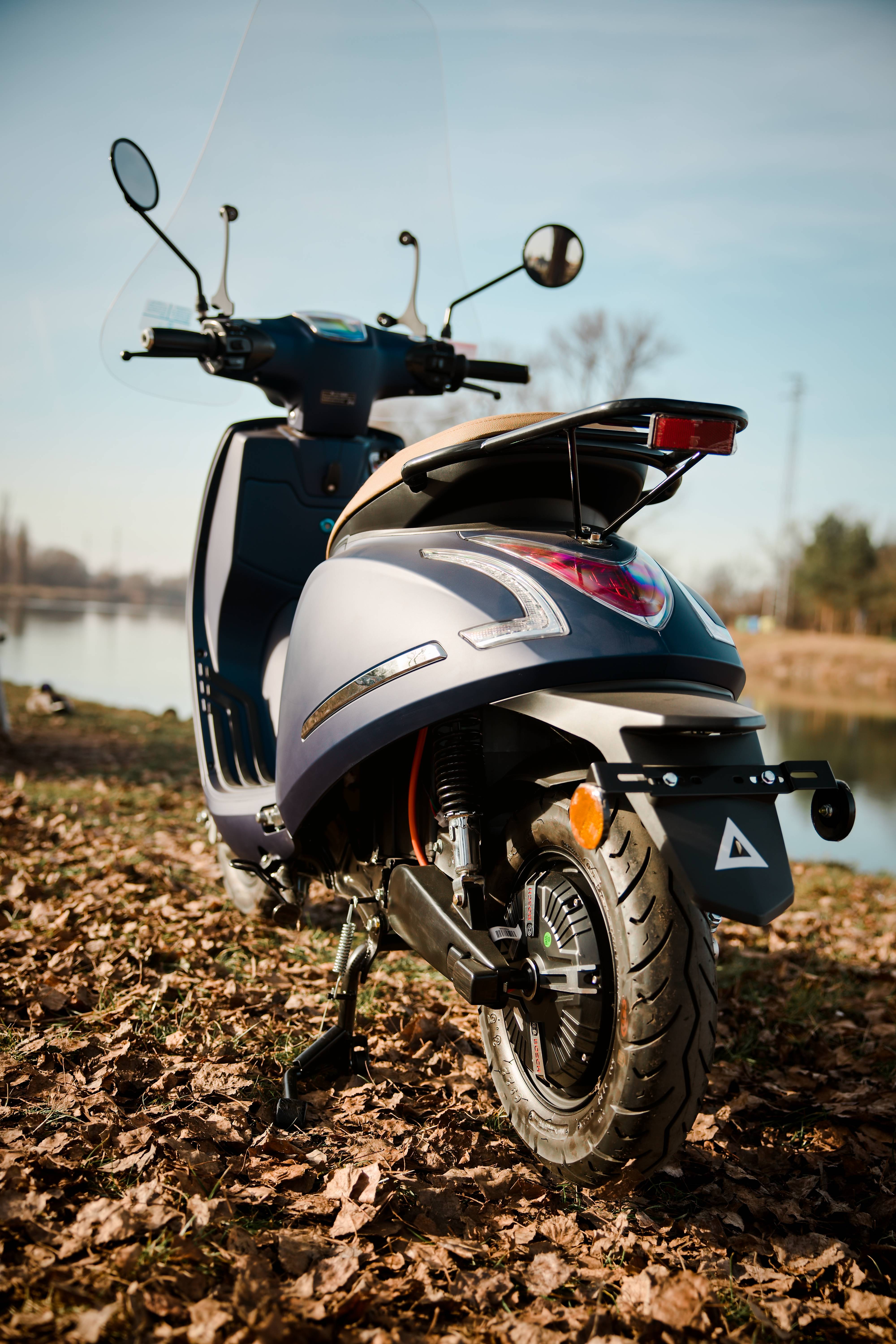 Elektrický skútr EcoWheel Hali 2000W 20Ah modrá matná