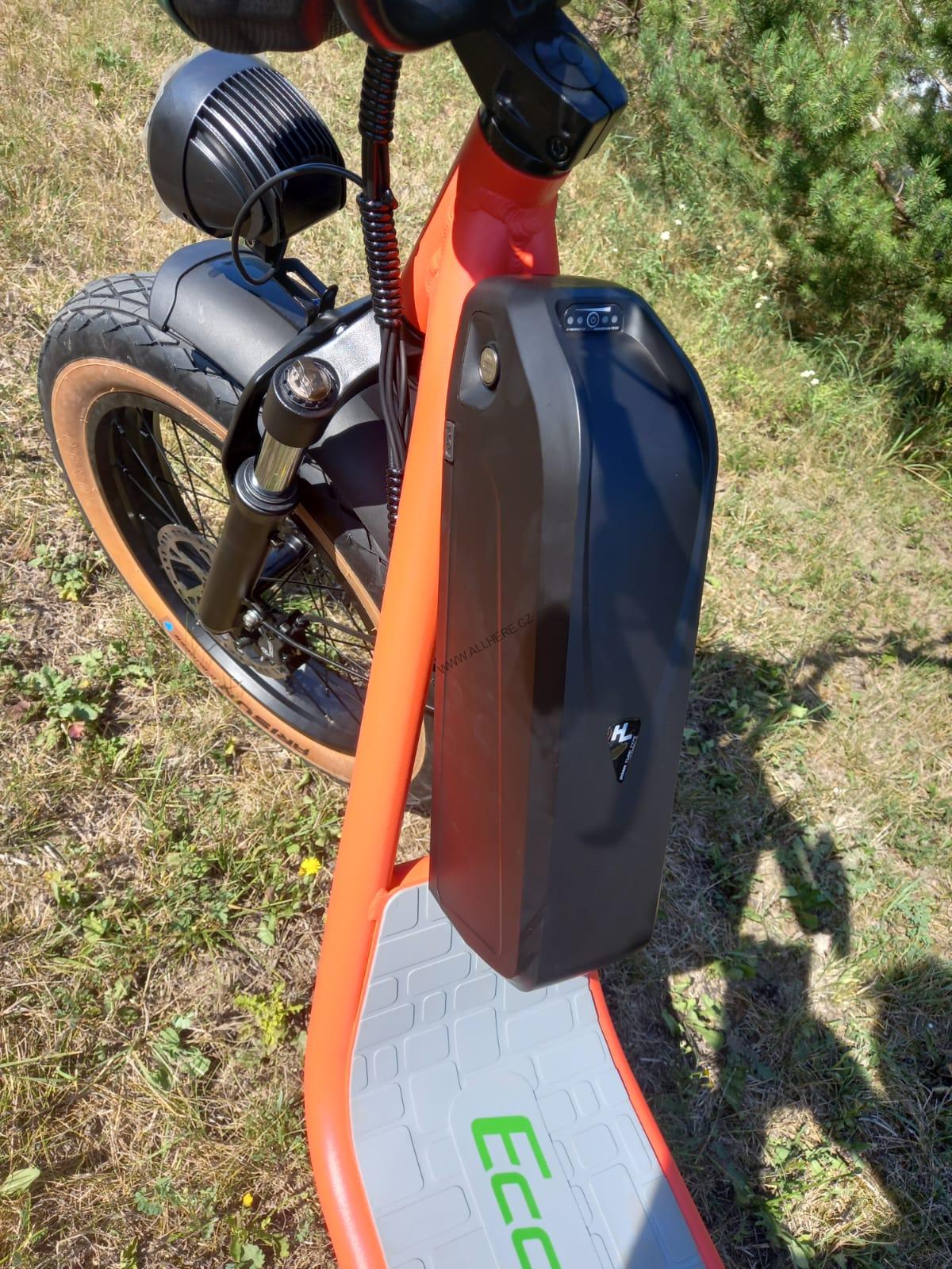 Elektrická koloběžka EcoWheel RETRUS 1000W 25Ah + 20Ah LG  - zelená matná