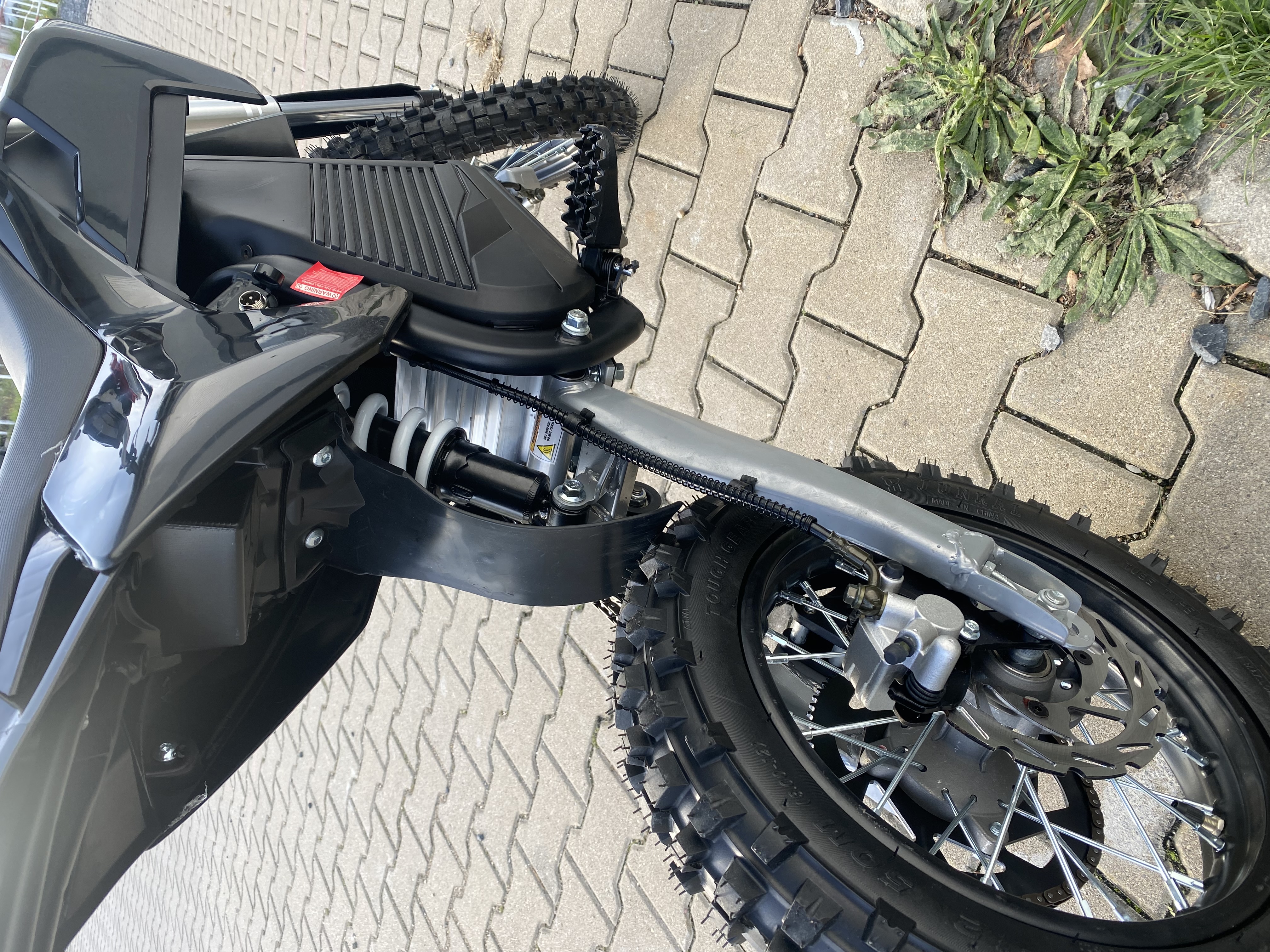 Elektrický pitbike motorka EcoWheel Pilar 1600W 14Ah