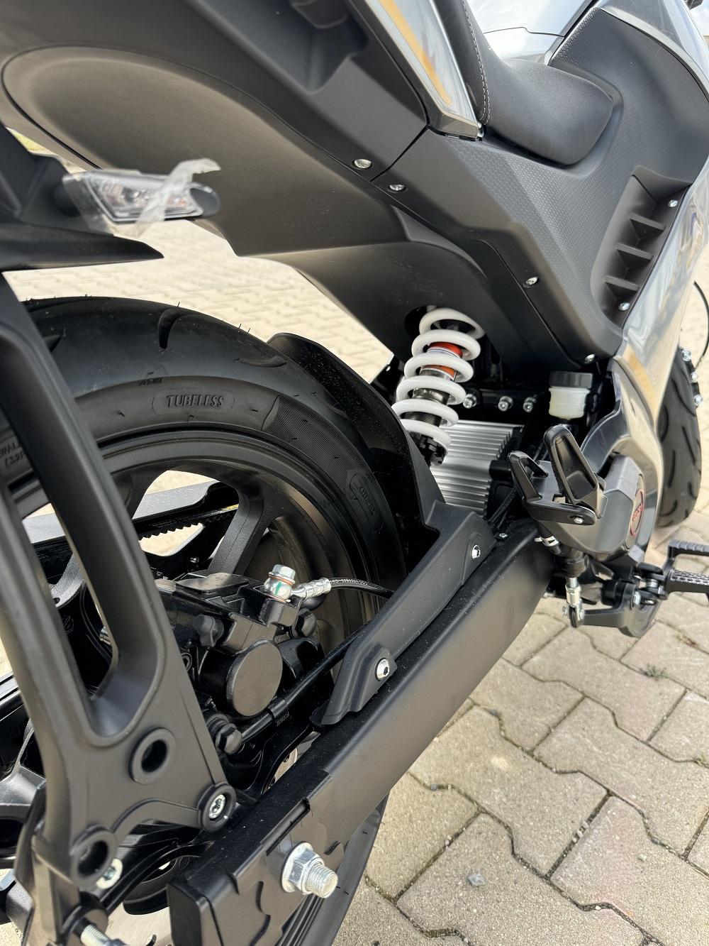 Elektrická motorka EcoWheel OX7 9000W 48Ah