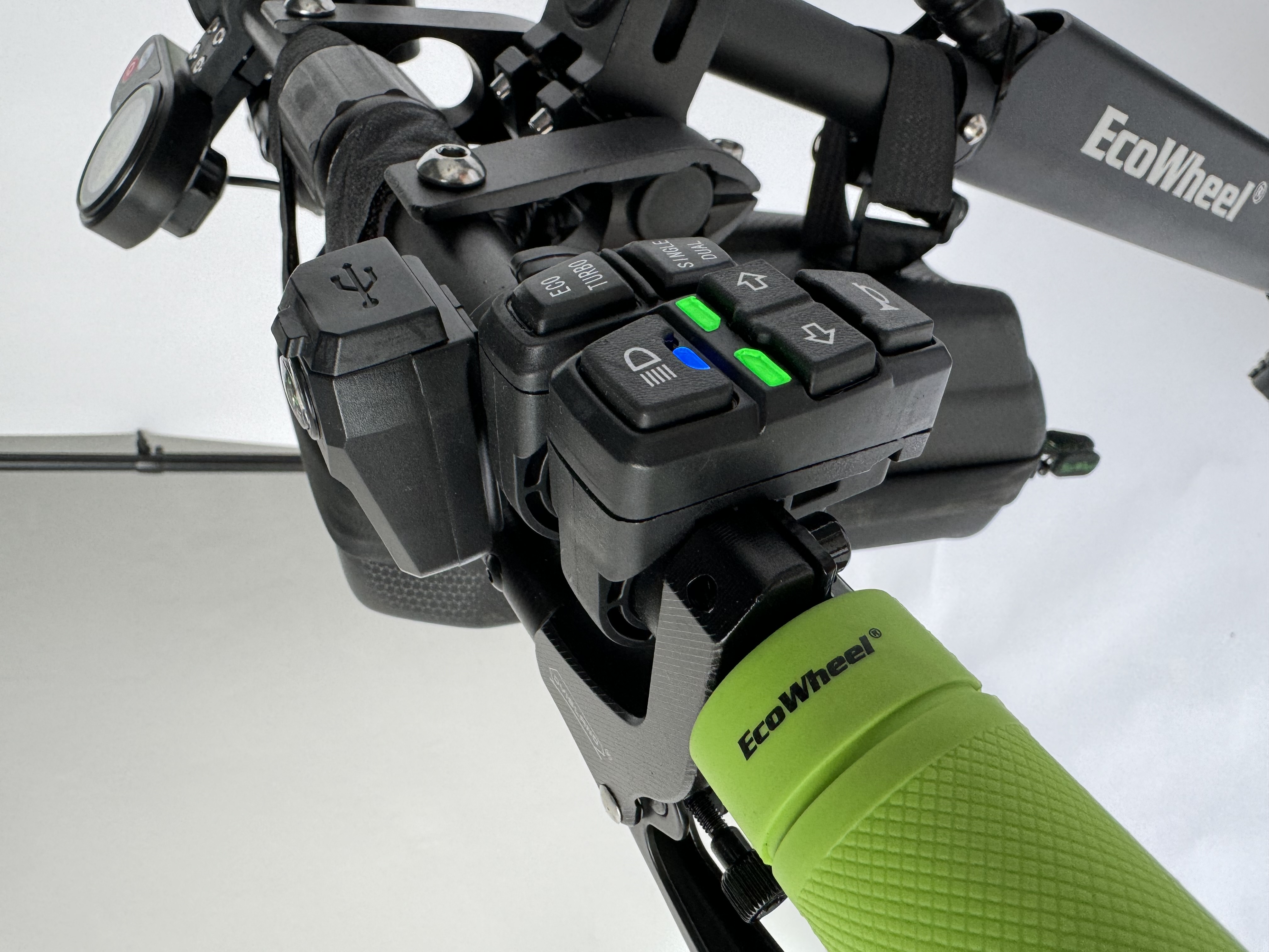 Elektrická koloběžka EcoWheel ER25 1000W černá 