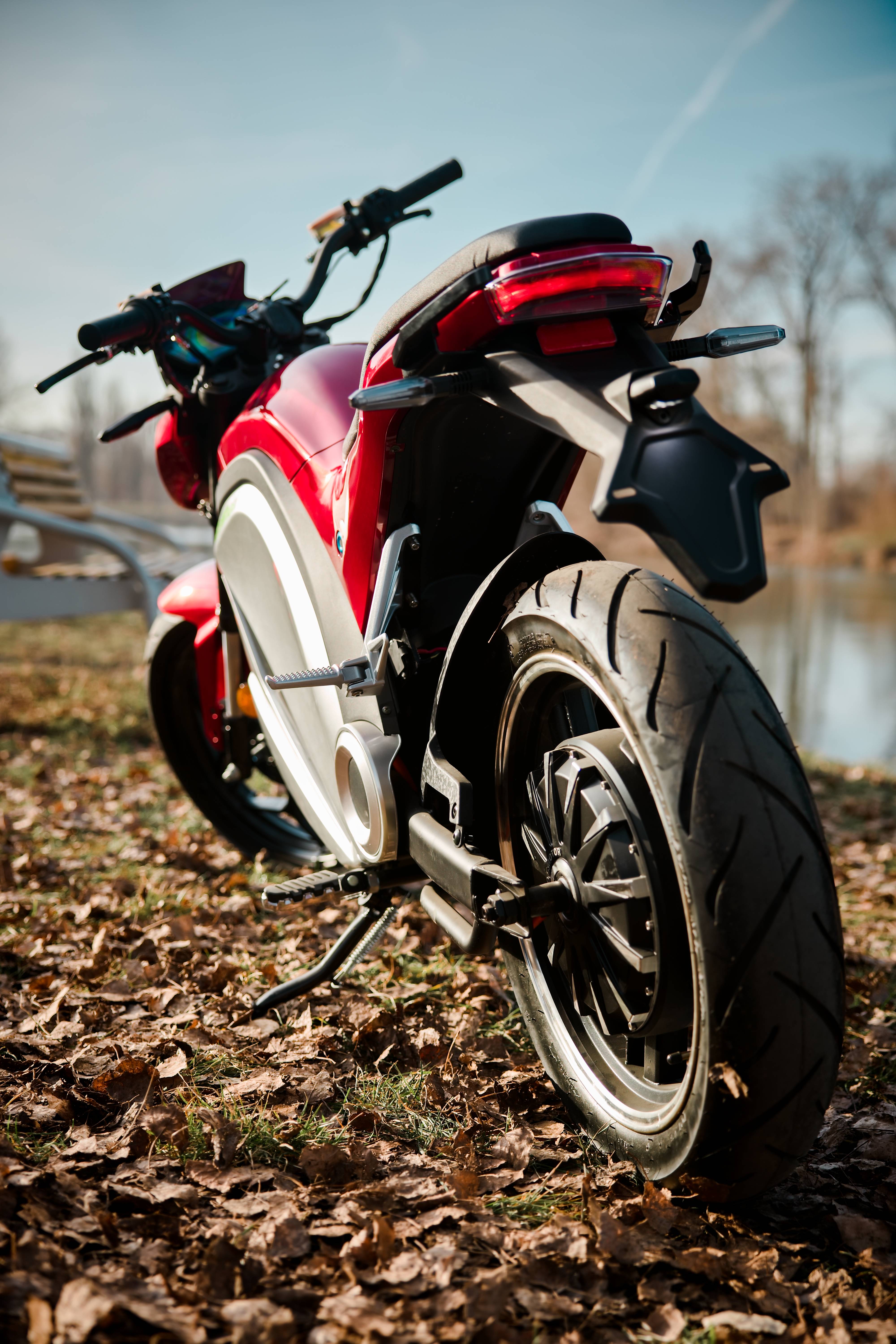 Elektrická motorka EcoWheel REDAR 3000W 72V 70Ah