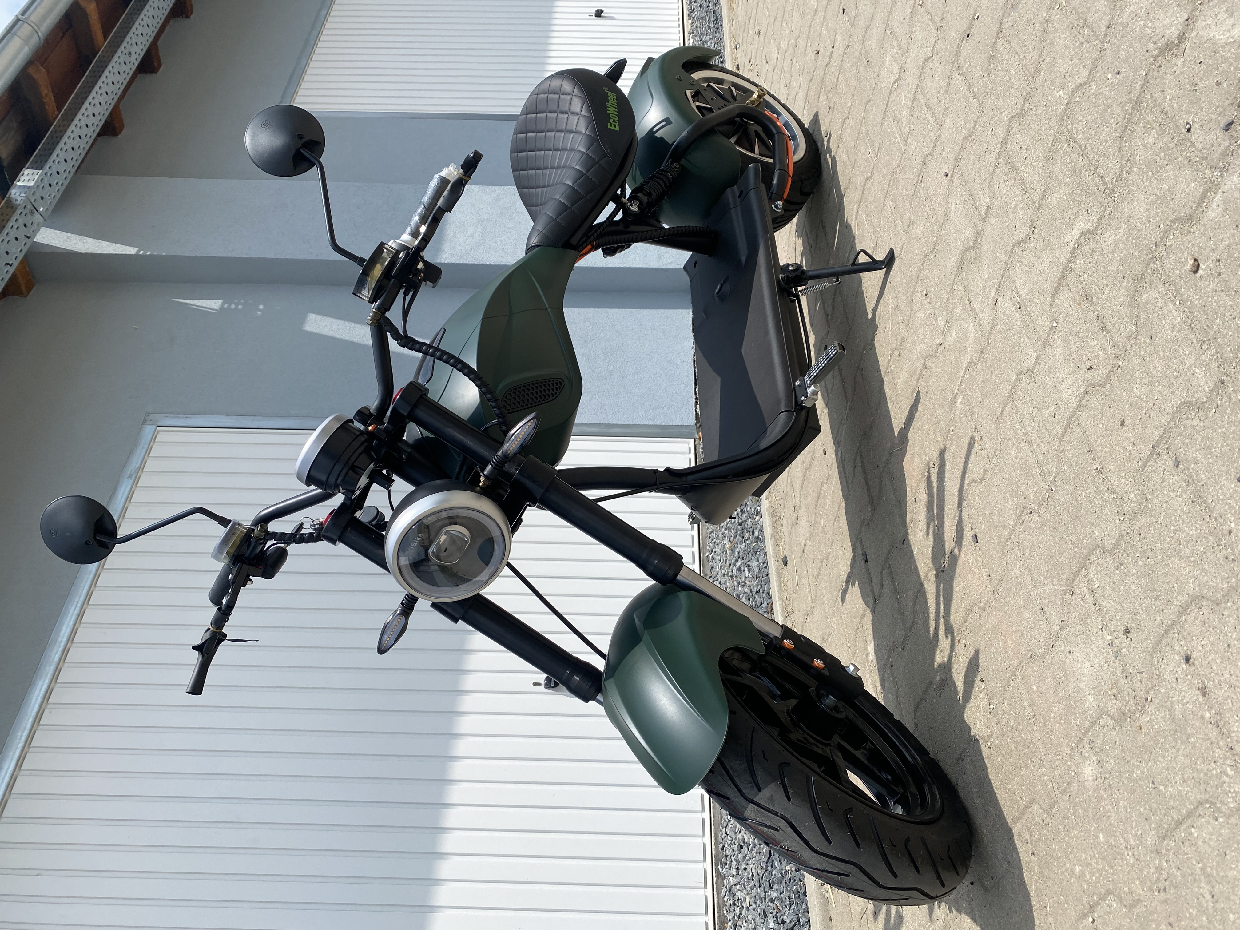 Elektrická koloběžka EcoWheel U1 PRO 2000W 20Ah černá